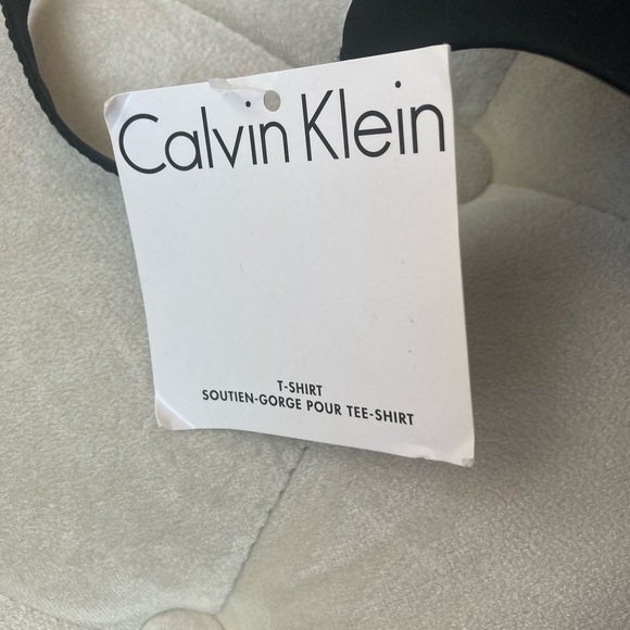 Calvin Klein Tshirt Bra, Black, Adjustable Straps, Strapless Option, NWT - Picture 4 of 7
